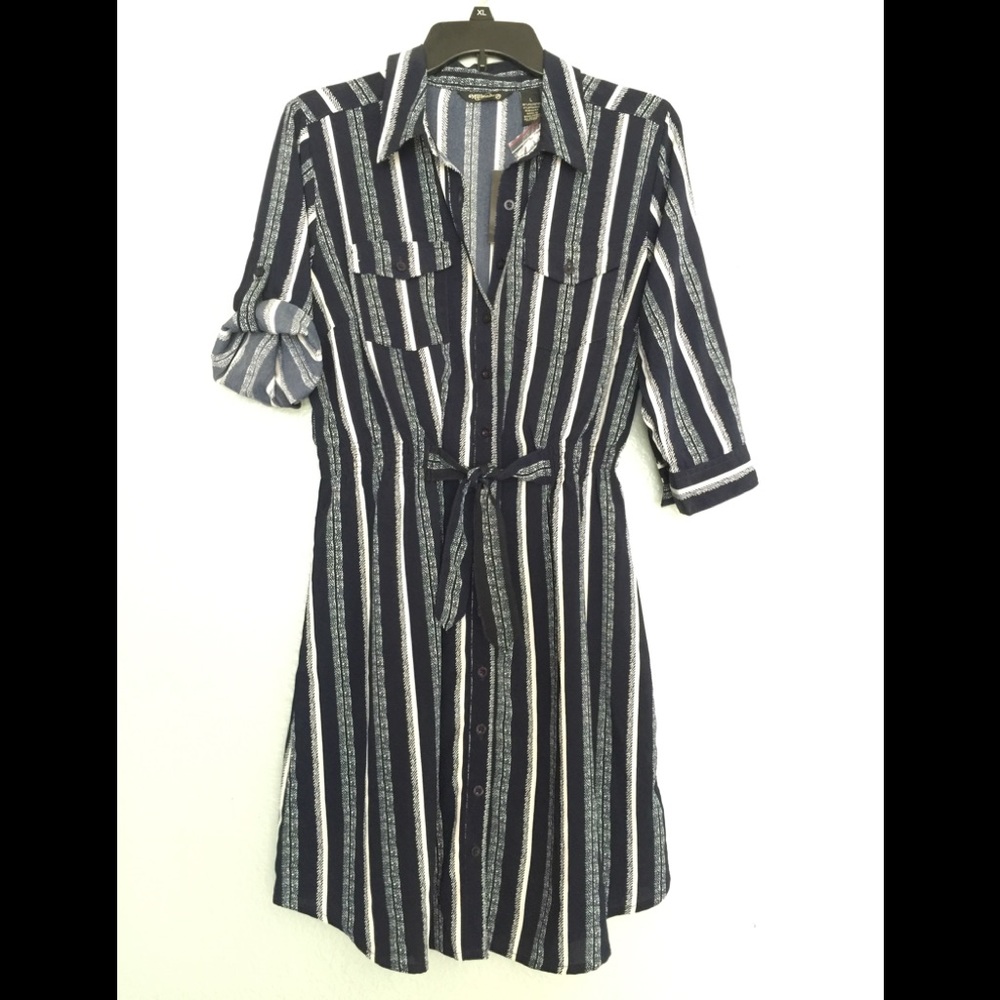 NWT. Button up dress